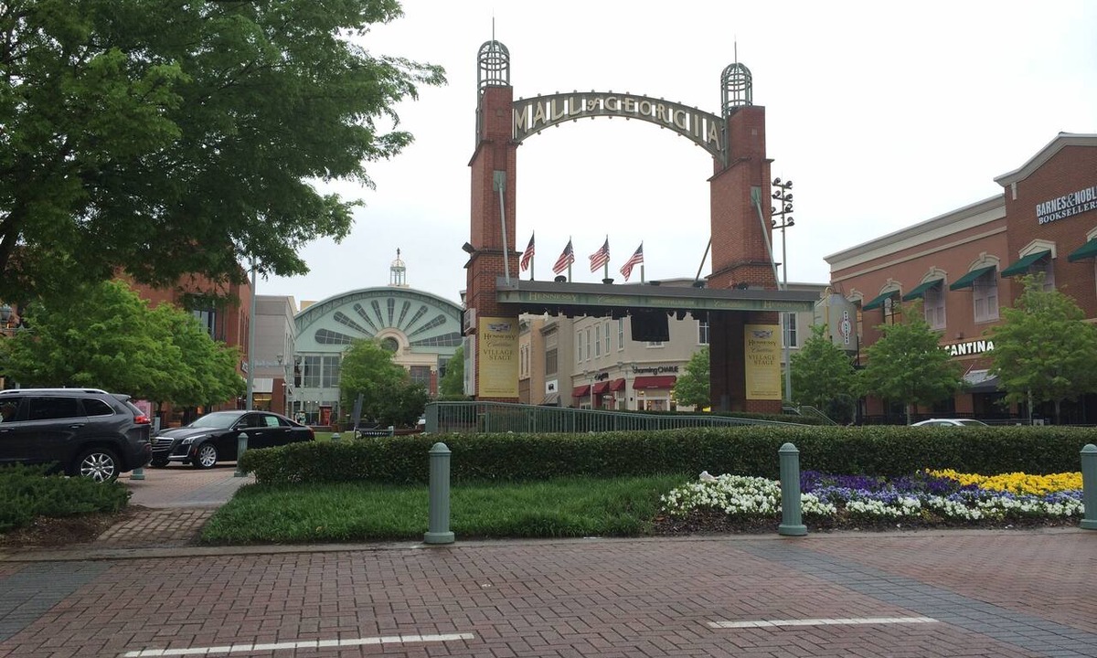 Gwinnett Place Hotel | Making The Best Memories Along The Way! Close to Pirate’s Cove Adventure Golf!