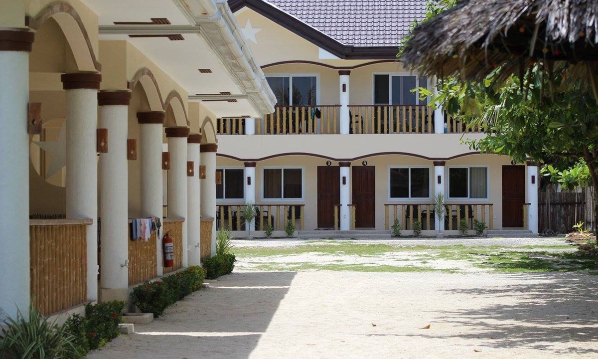 Daanbantayan Hotel | Malapascua Starlight Resort