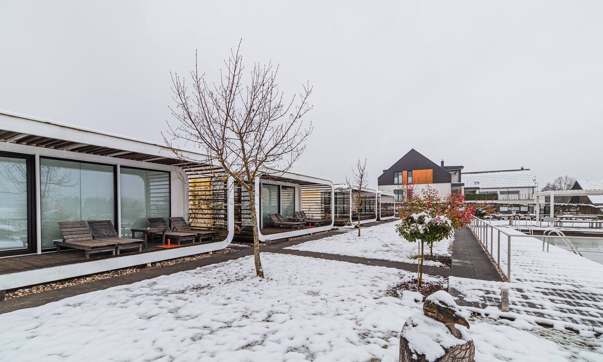 Crnomelj House | Malerič Glamping Home with Natural pool & Wellness