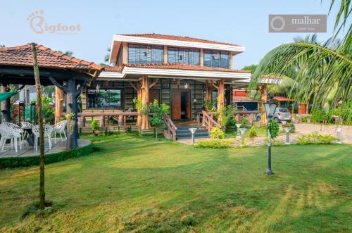 Murud Bed & Breakfast | Malhar Villa -Kashid