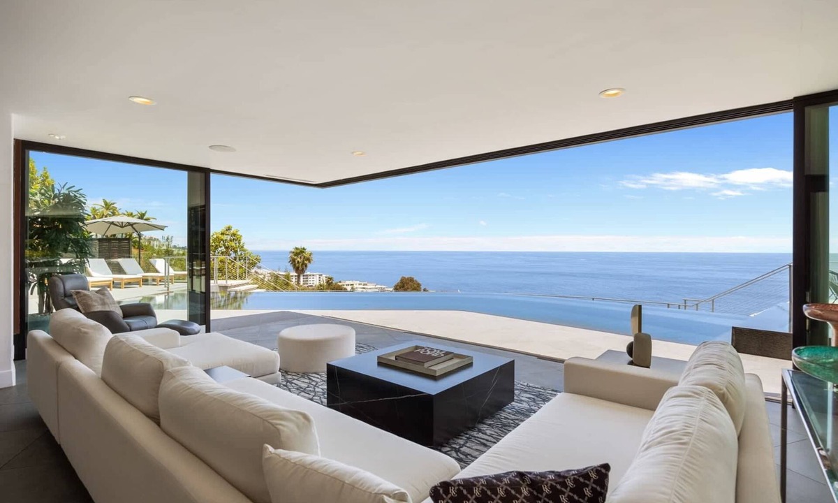 Eastern Malibu House | Malibu Oceana Bleu by Stay Awhile Villas