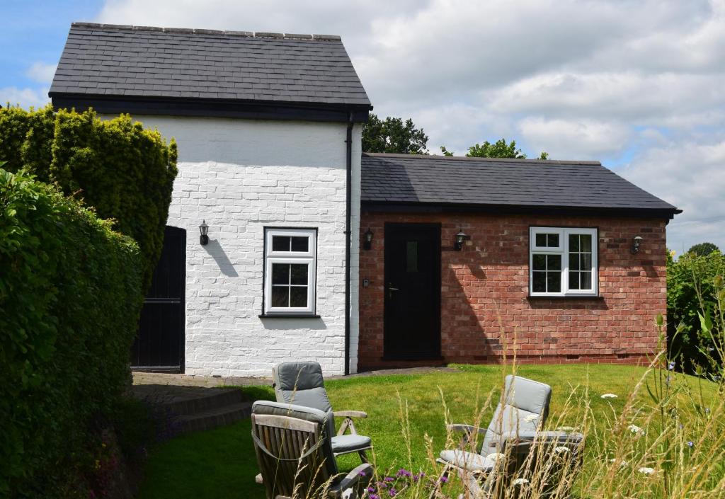 Malvern House | Malvern Stables