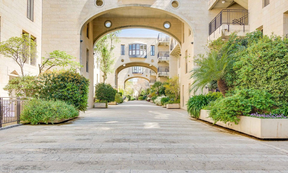 Jerusalem City Centre Apartment | Mamilla Pool - David's Village - Jerusalem-Rent