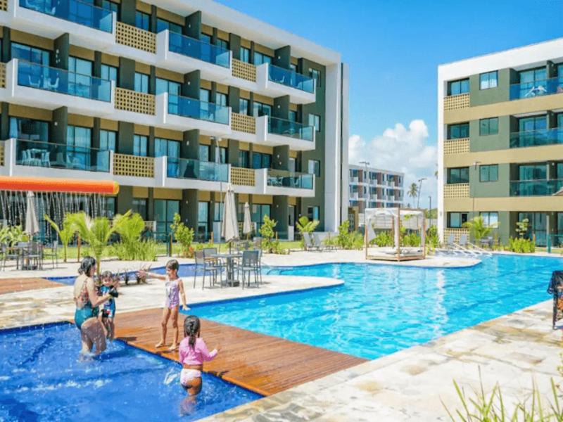 Nossa Senhora do O House | Mana Beach Experience - Flats em Muro Alto por Yolo