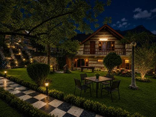 Simsa Village Hotel | Manali 3 Bedroom Independent Heritage villas near private Volvo Bus Stand, Manali