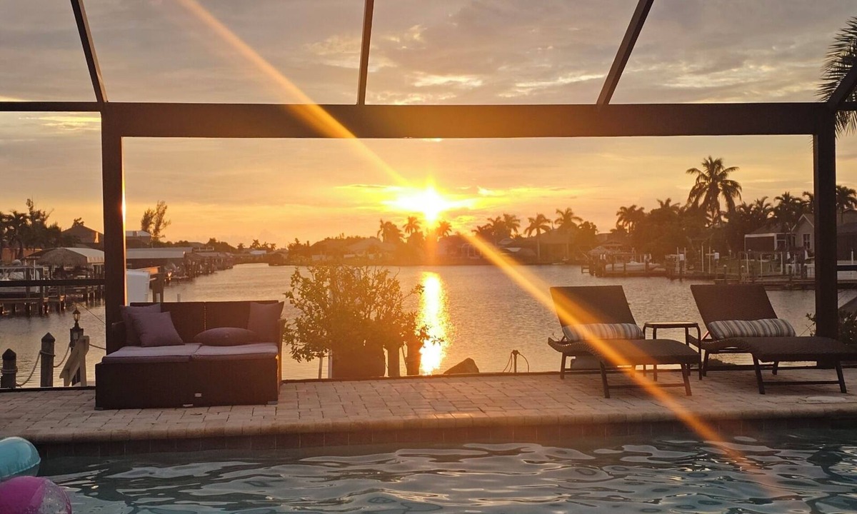 Burnt Store House | Manatee Haven/Waterfront Gulf Access Retreat/With Game room