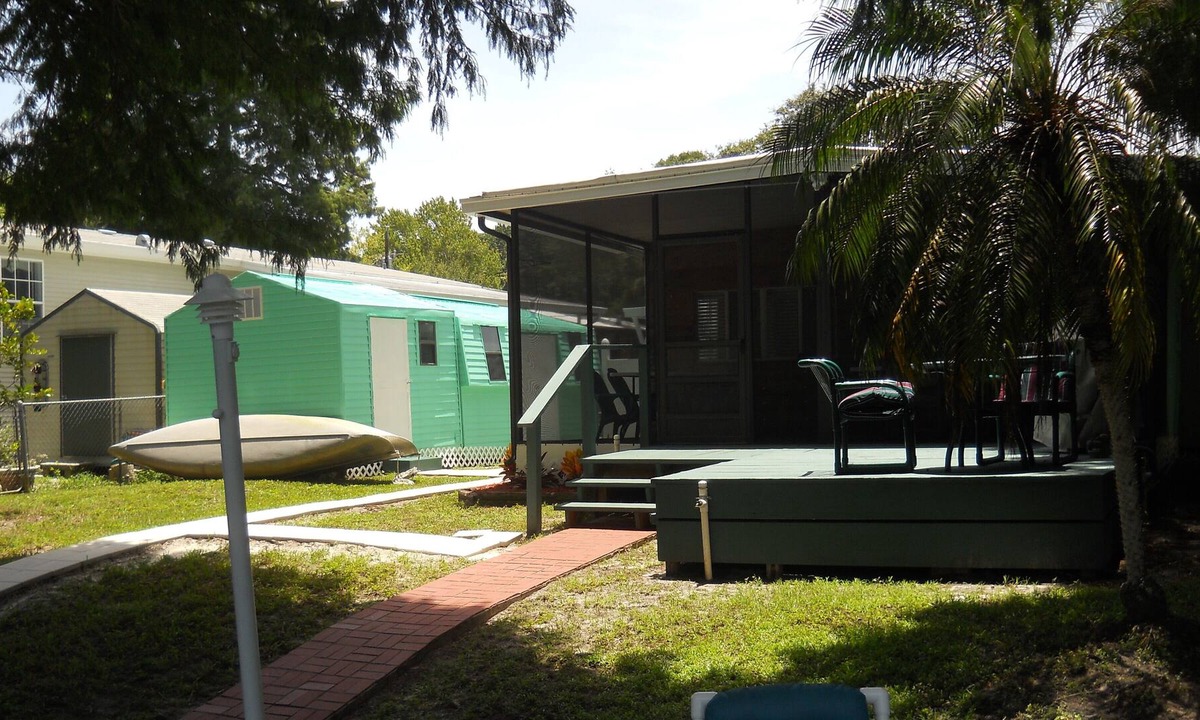 Weeki Wachee Gardens House | Manatees Haven on the Weeki Wachee