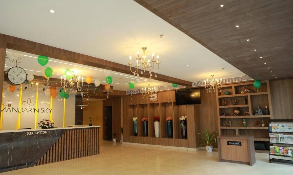 Thalassery Hotel | Mandarin Sky