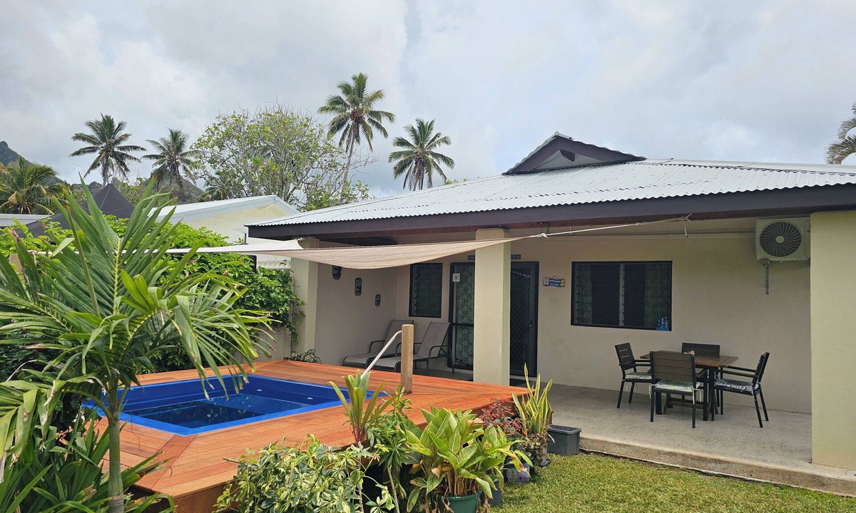 Ngatangiia Cottage | Mango Cottage with AC, Unlimited Wifi, Plunge pool