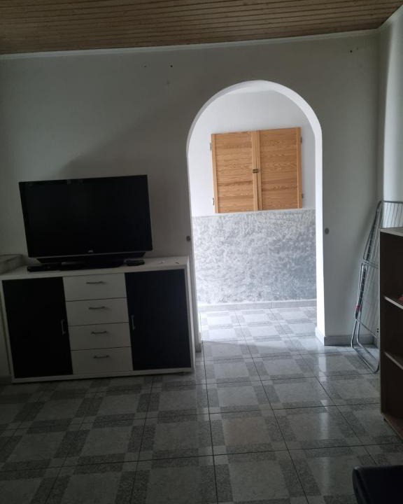 Worms Apartment | Mango