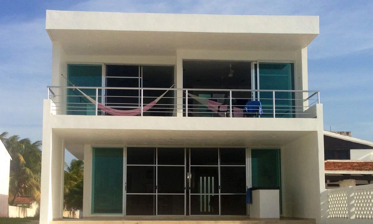 Chicxulub Puerto House | Mango's Beach House. Beach Front, Ocean View, Wifi, Sat Tv.