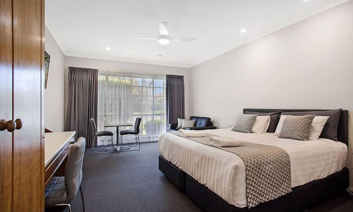 Camperdown Hotel | Manifold Motor Inn