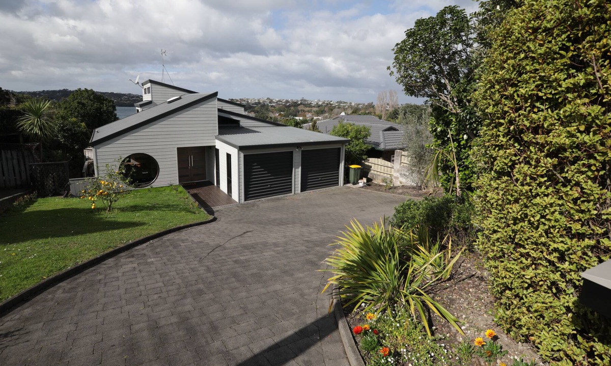 Stanmore Bay House | Manly Beach delight!
