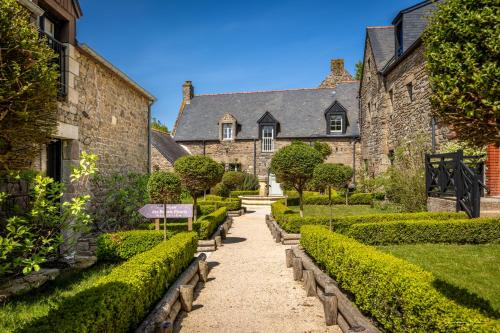 Cancale Hotel | Manoir Des Douets Fleuris