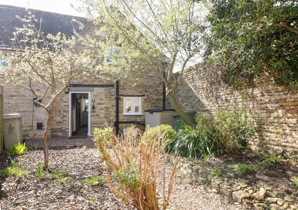 North Luffenham House | Manor View