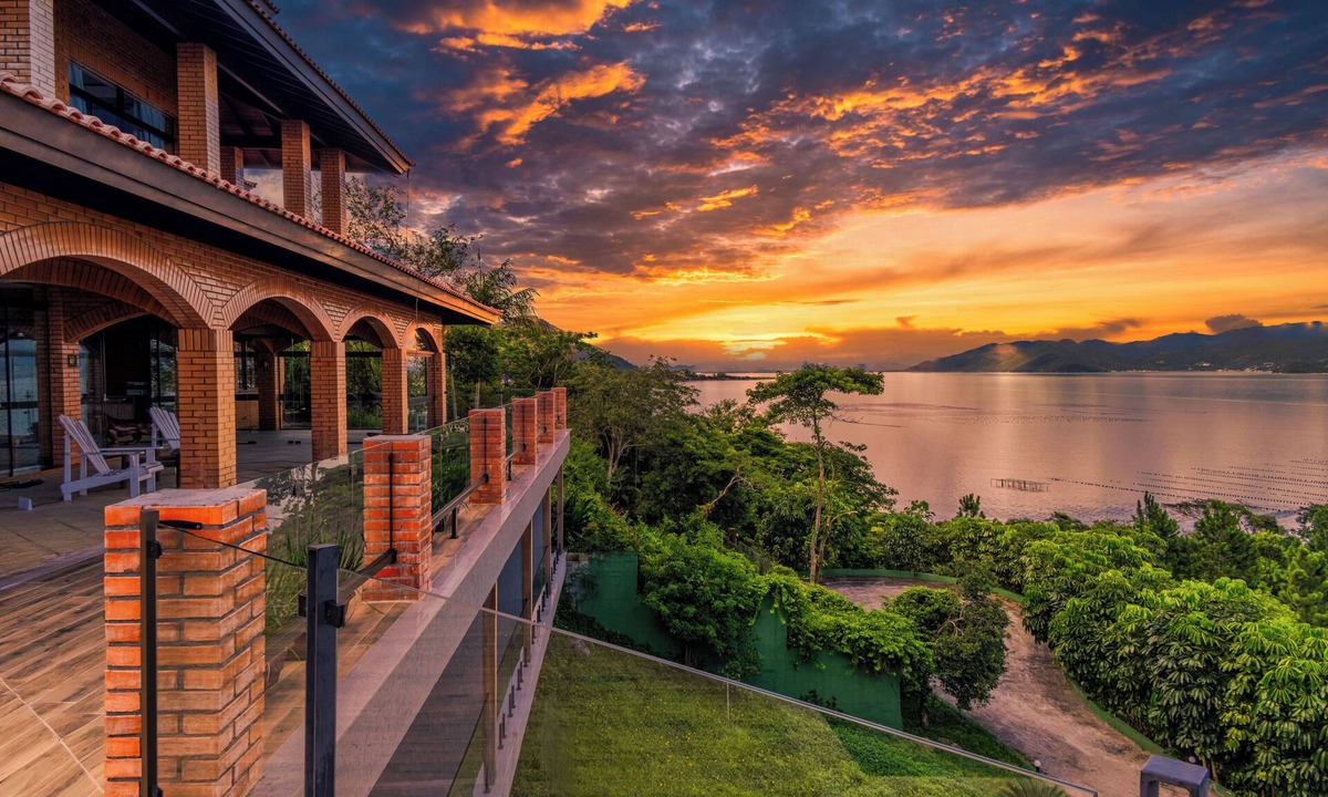 Florianopolis Villa | Mansão VOAR