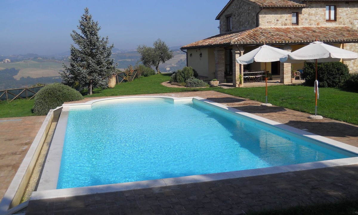 Loreto House | Mansion - TODIHouse with character Panoramic views over the Tiber valley and TODI
