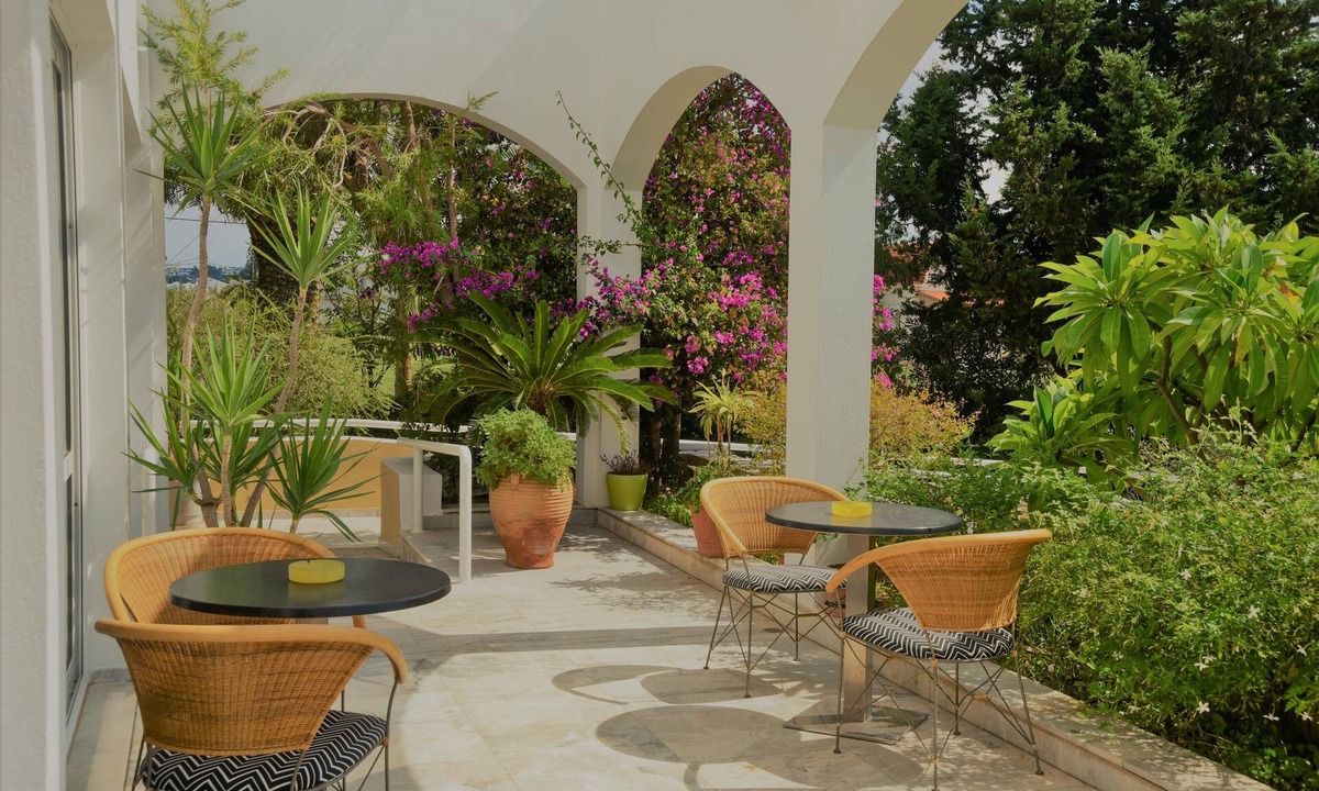 Platanes Hotel | Mantenia Hotel