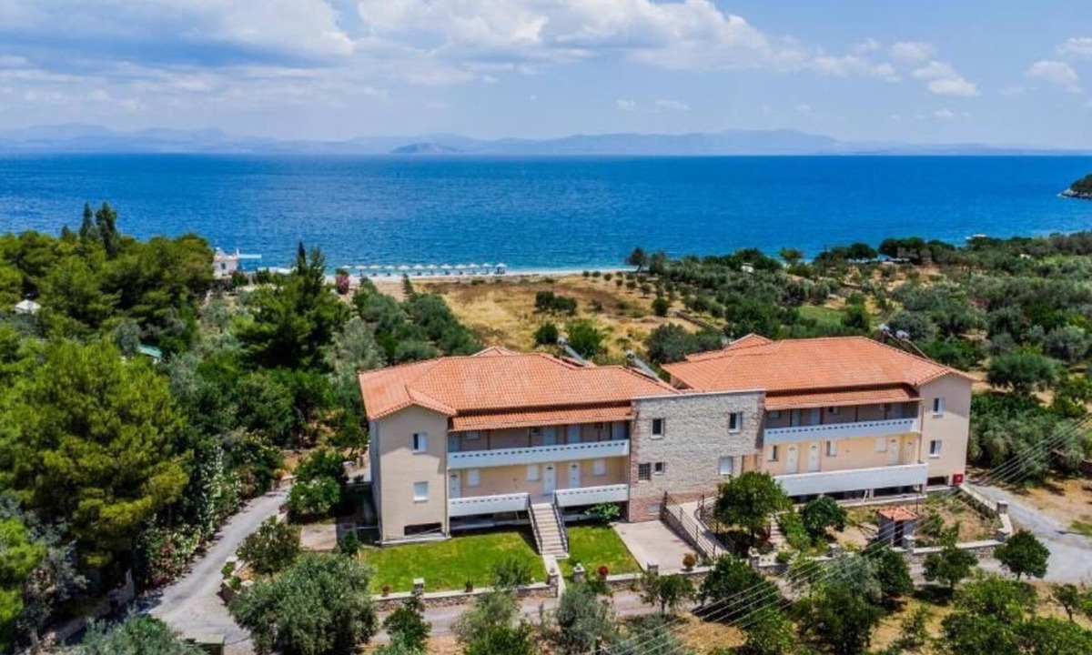 Paralia Hotel | Manto Studios