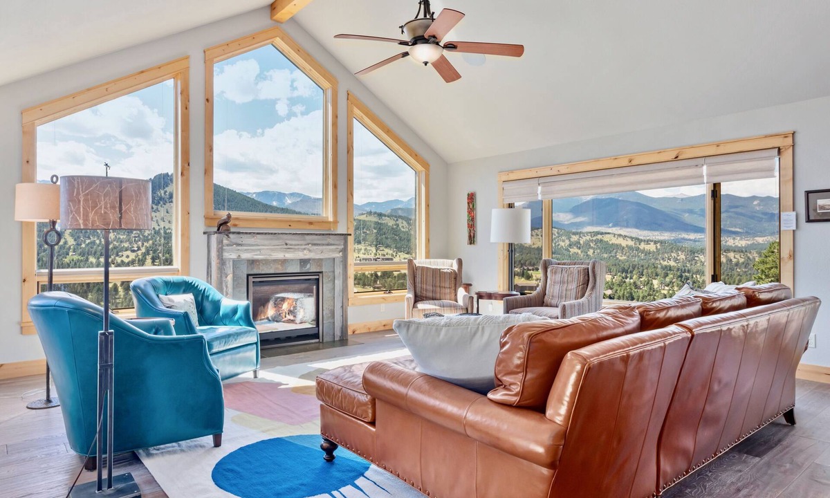 Windcliff Estates House | Mapes Luxury Vacation At Windcliff 5 Bedroom Home by RedAwning