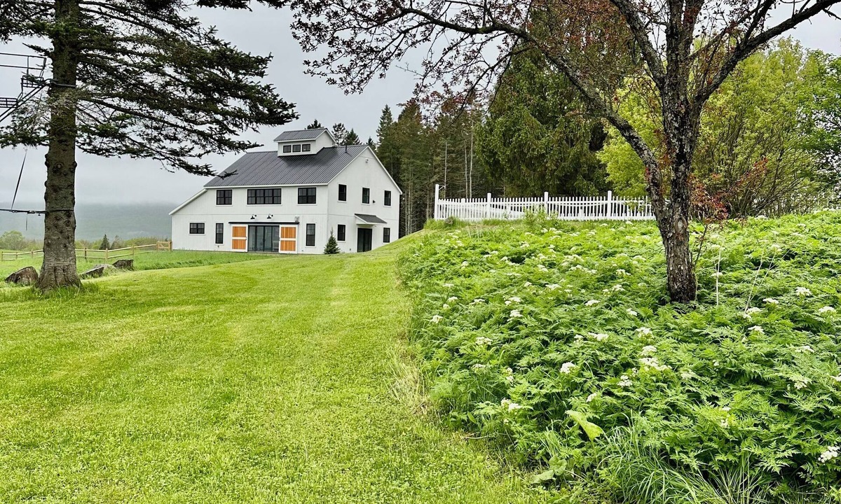 Sutton House | Maple Farm Lodge, a 400 acre retreat with pickleball and spa in Vermont