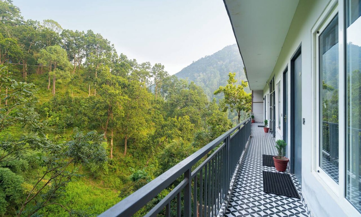 Lansdowne Hotel | Maple Hill Resort