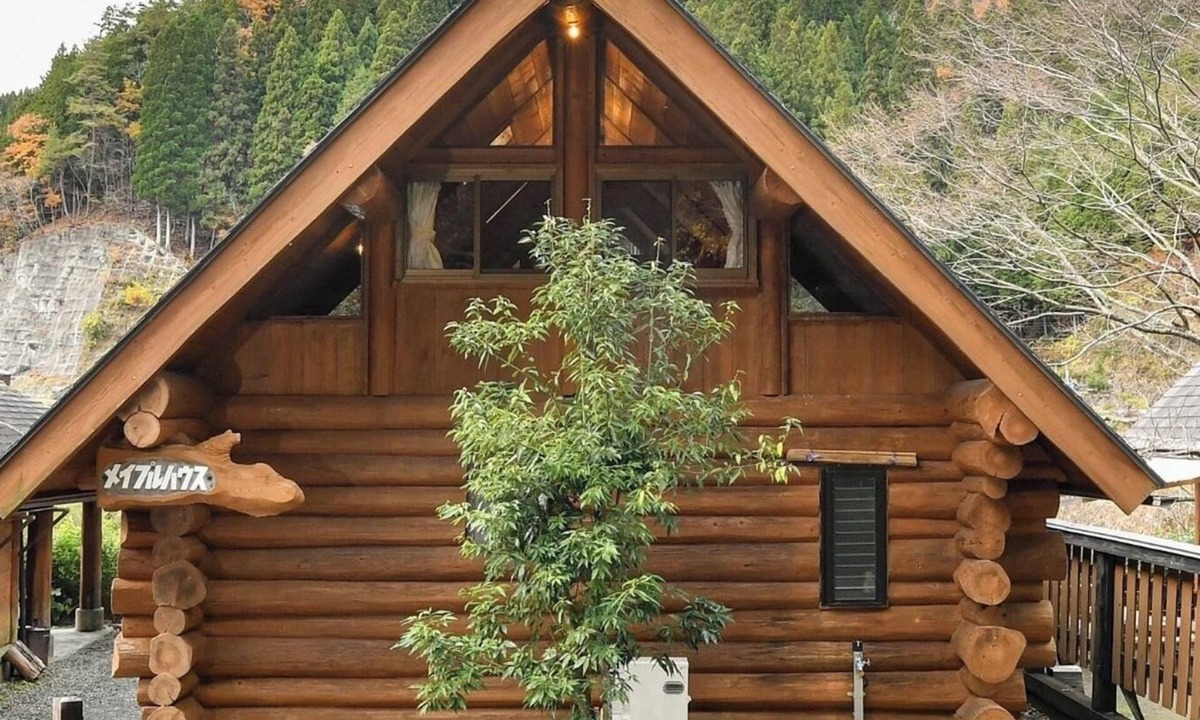 Gujo RV Rental | Maple House Capacity 10 people With separate /County Market Gifu