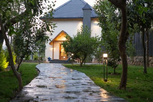 Sidhpur Villa | Maple house Hillside 3-BHK Without Pvt Pool & Open Pizzeria