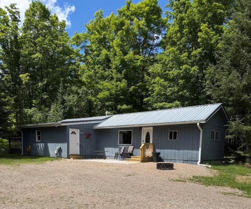 Crandon House | Maple Ridge Trail Side Cabin