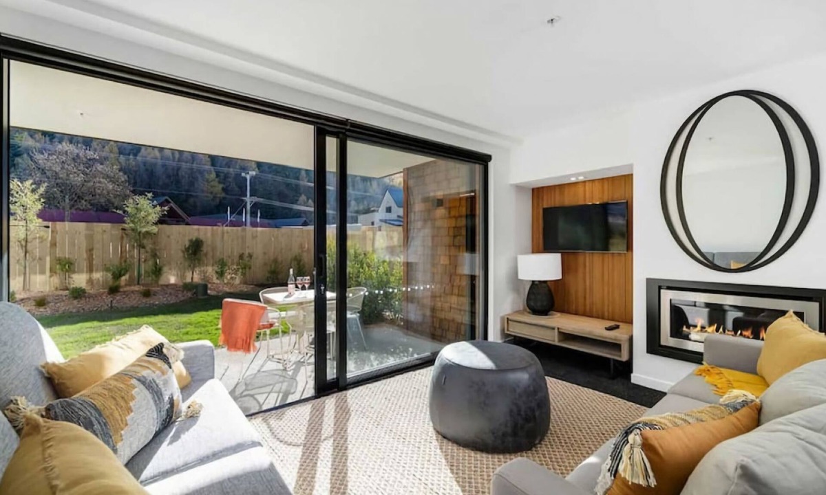 Arthur's Point Apartment | Mara Apartment at the base of Coronet Peak