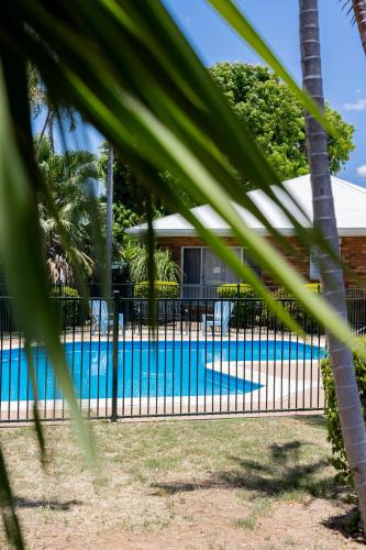 Emerald Hotel | Maraboon Motor Inn