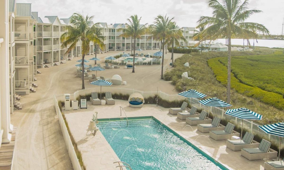 Marathon Hotel | Marathon Oceanfront | 2 King Beds + Balcony