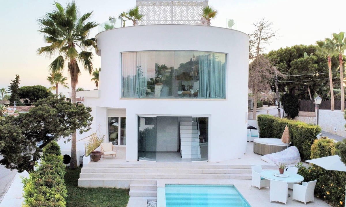 Carib Playa Villa | Marbella beachside villa 'TORRE DE MARBESA' with amazing sea views and 2 pools!