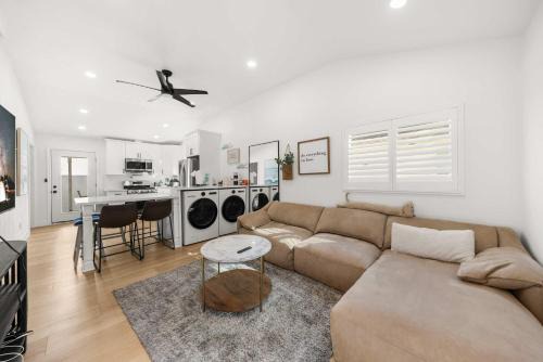 Compton House | Marbella Lane - Cityside Haven w Touch of Charm