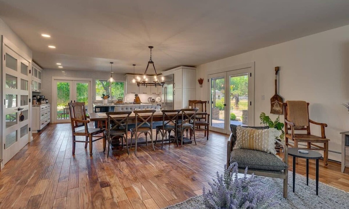 Reno/Tahoe Airport Cottage | @ Marbella Lane - Eccentric 4BR Modern Ranch Home