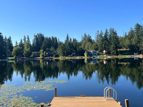 Maple Heights-Lake Desire House | Marbella Lane - Hidden Gem on Scenic Shady Lake