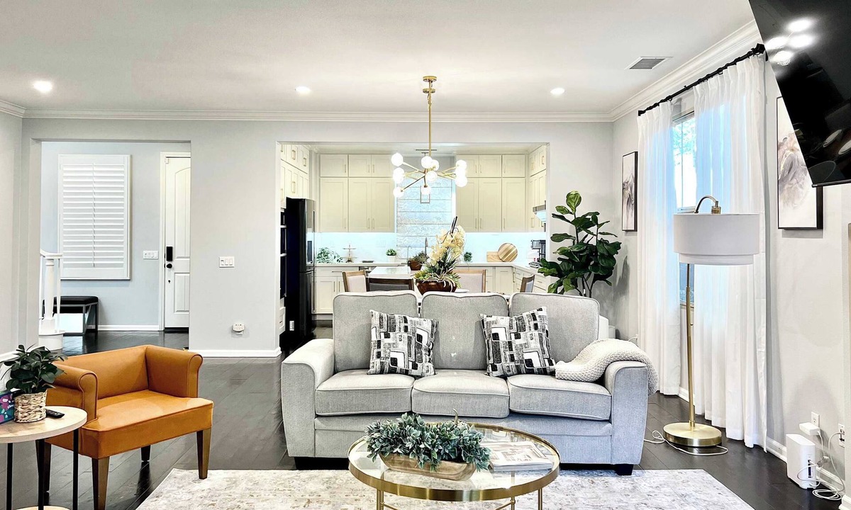 Woodbury House | @ Marbella Lane - Vibrant 4BR Home in Irvine