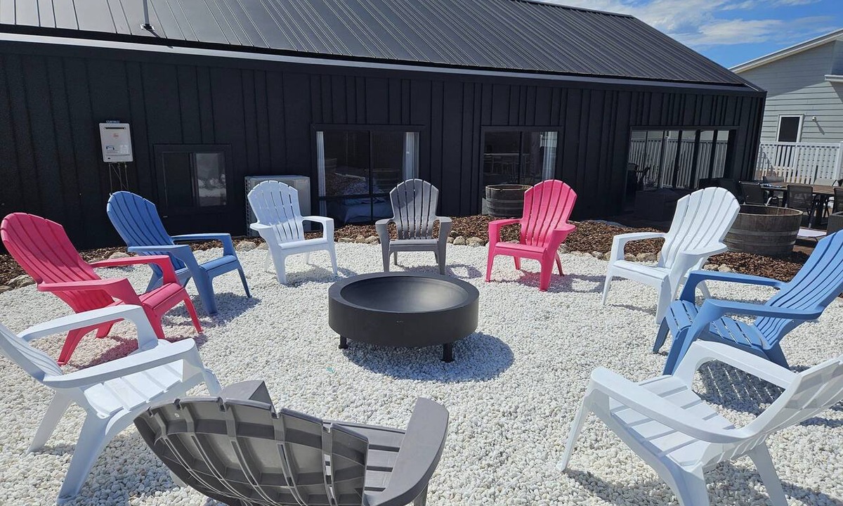 Nangkita House | Marbles Riverview House (Pet Friendly) Sleeps 10