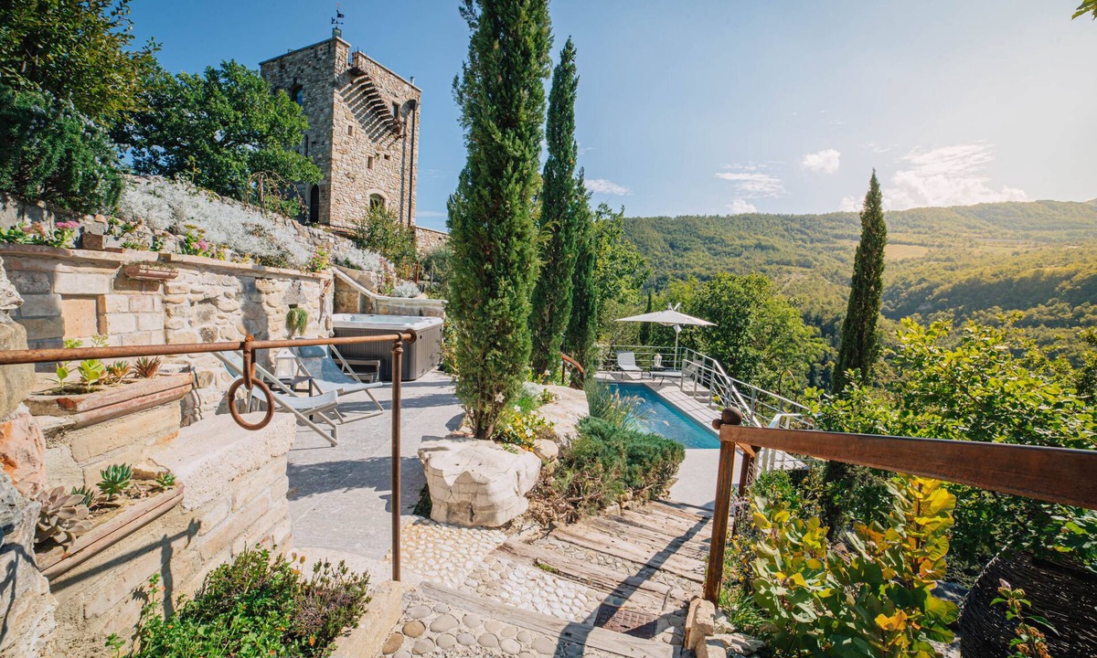 Montefortino Villa | MarcheAmore - La Roccaccia. Private Castle with Pool & Jacuzzi.