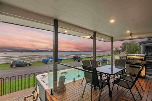 Tanilba Bay House | Marea at Tanilba Bay