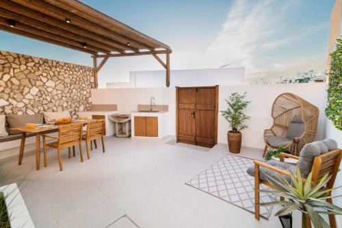 South Rhodes House | MariCasa