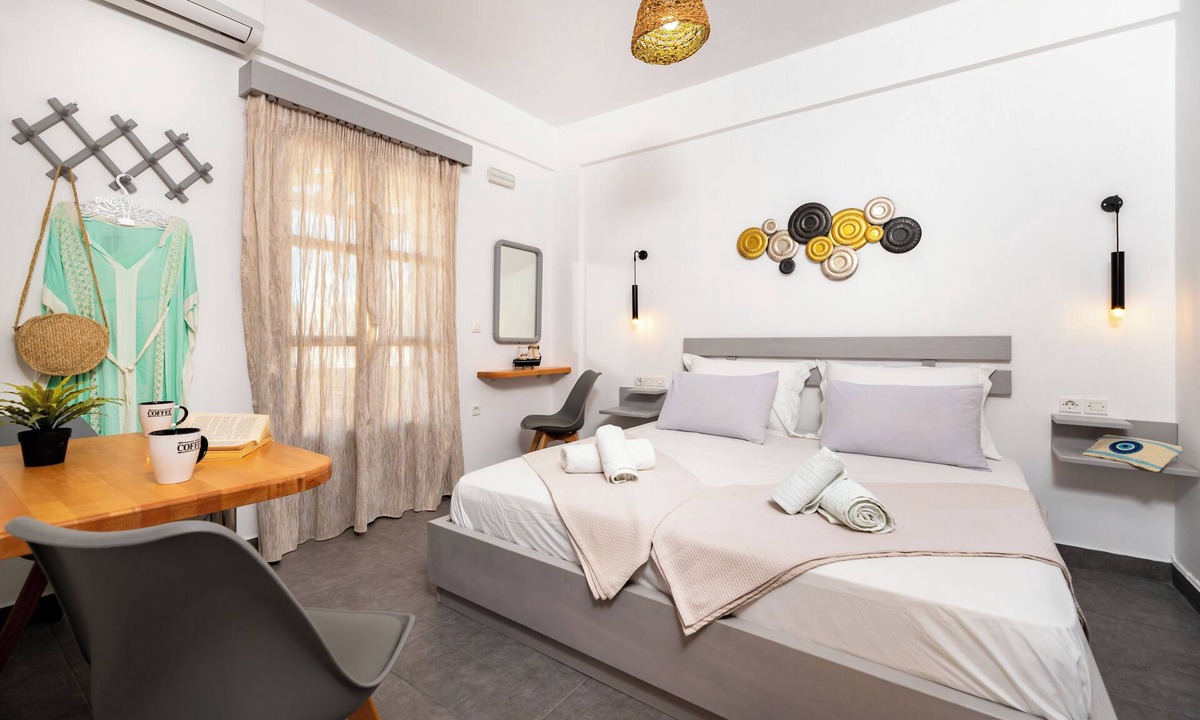 Perivolos Apartment | Marina's studios
