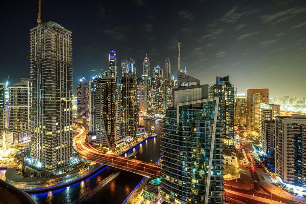 Dubai Marina Apartment | Marina View 1BR - Huge Balcony, Near Mall
