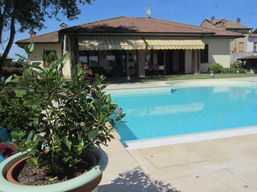 Cornale e Bastida Bed & Breakfast | Marinella B&B
