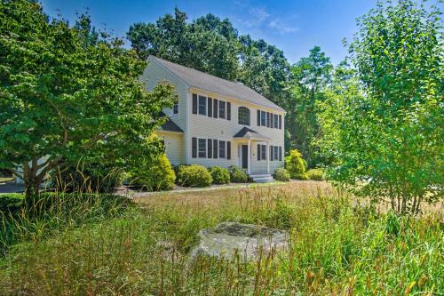 Marion House | Marion Home w/Private Deck < 1 Mi From Beach