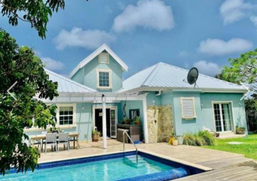 Mullins Villa | Mariposa House