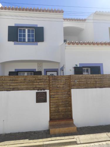 Almograve Apartment | Marmequer