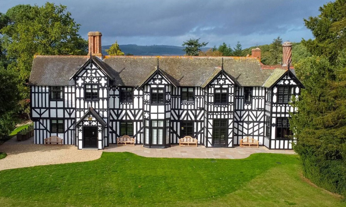 Chirbury with Brompton House | Marrington Hall in Montgomery