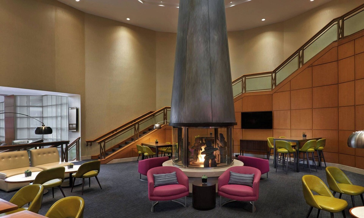 Bay Street Corridor Hotel | Marriott Downtown at CF Toronto Eaton Centre