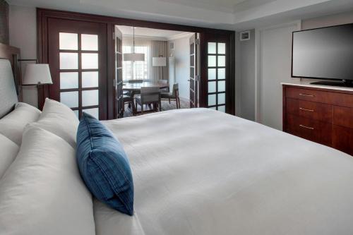 West Conshohocken Hotel | Marriott Philadelphia West